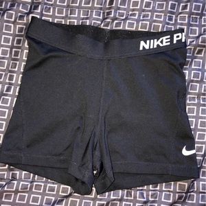 BLACK SHORT NIKE PROS!!